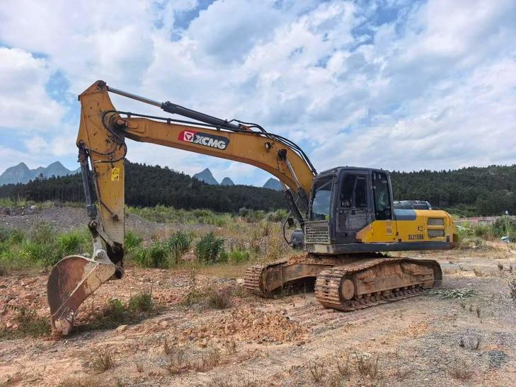 Buy XCMG XE215 Used Excavator / 1