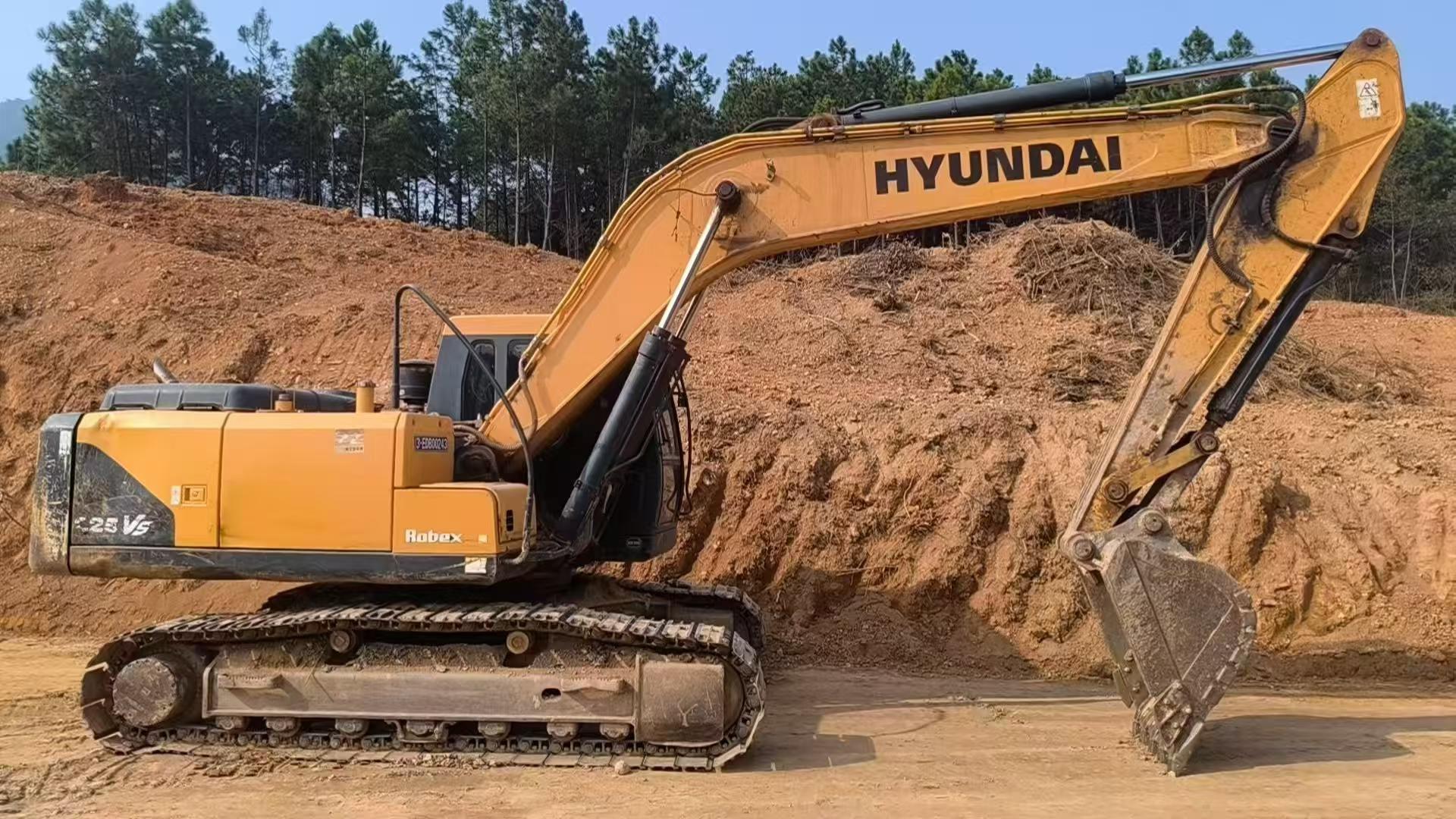 Buy Hyundai R215-7 Used Excavator / 9
