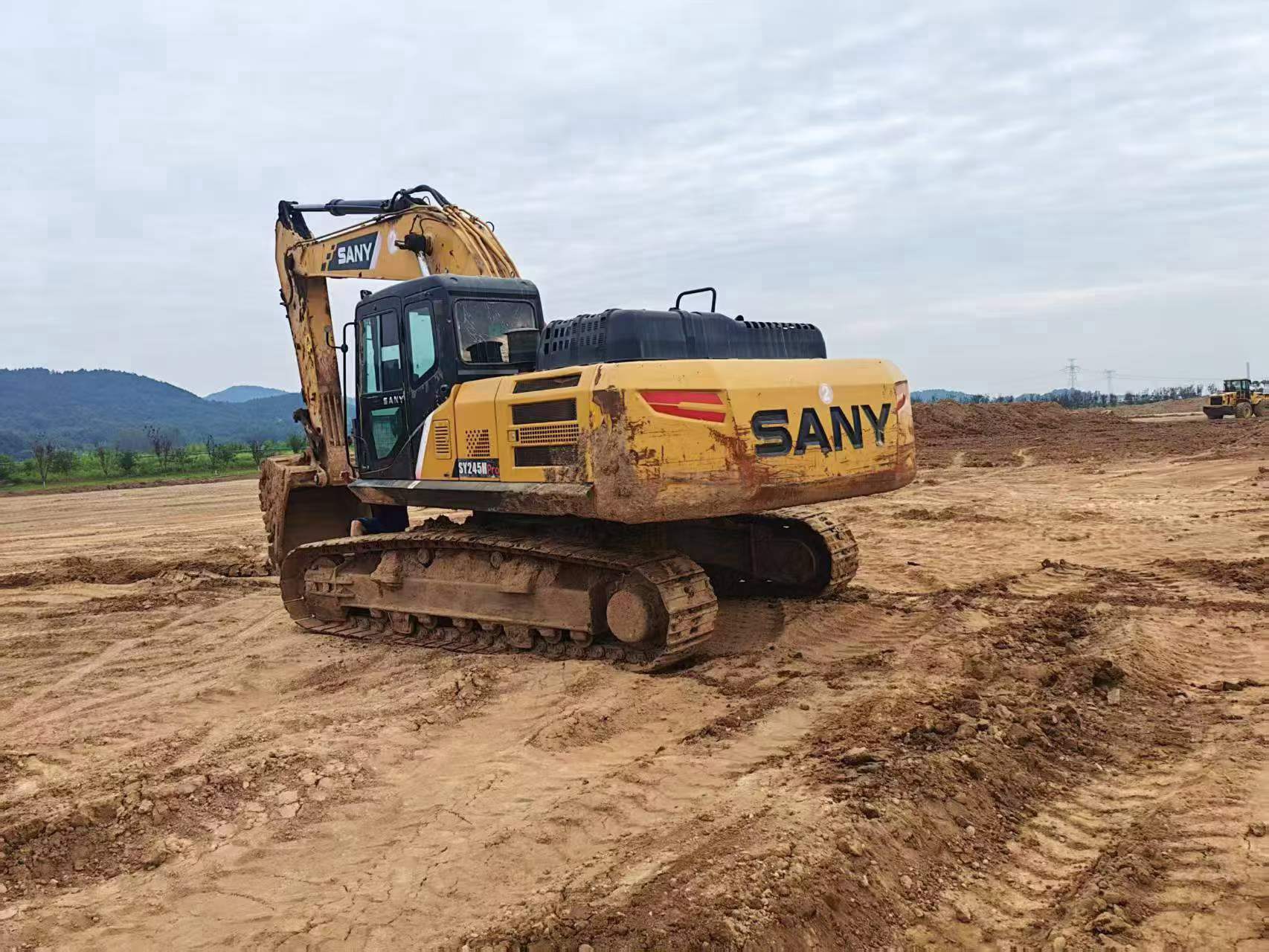 Buy Sany SY245H Used Excavator / 8