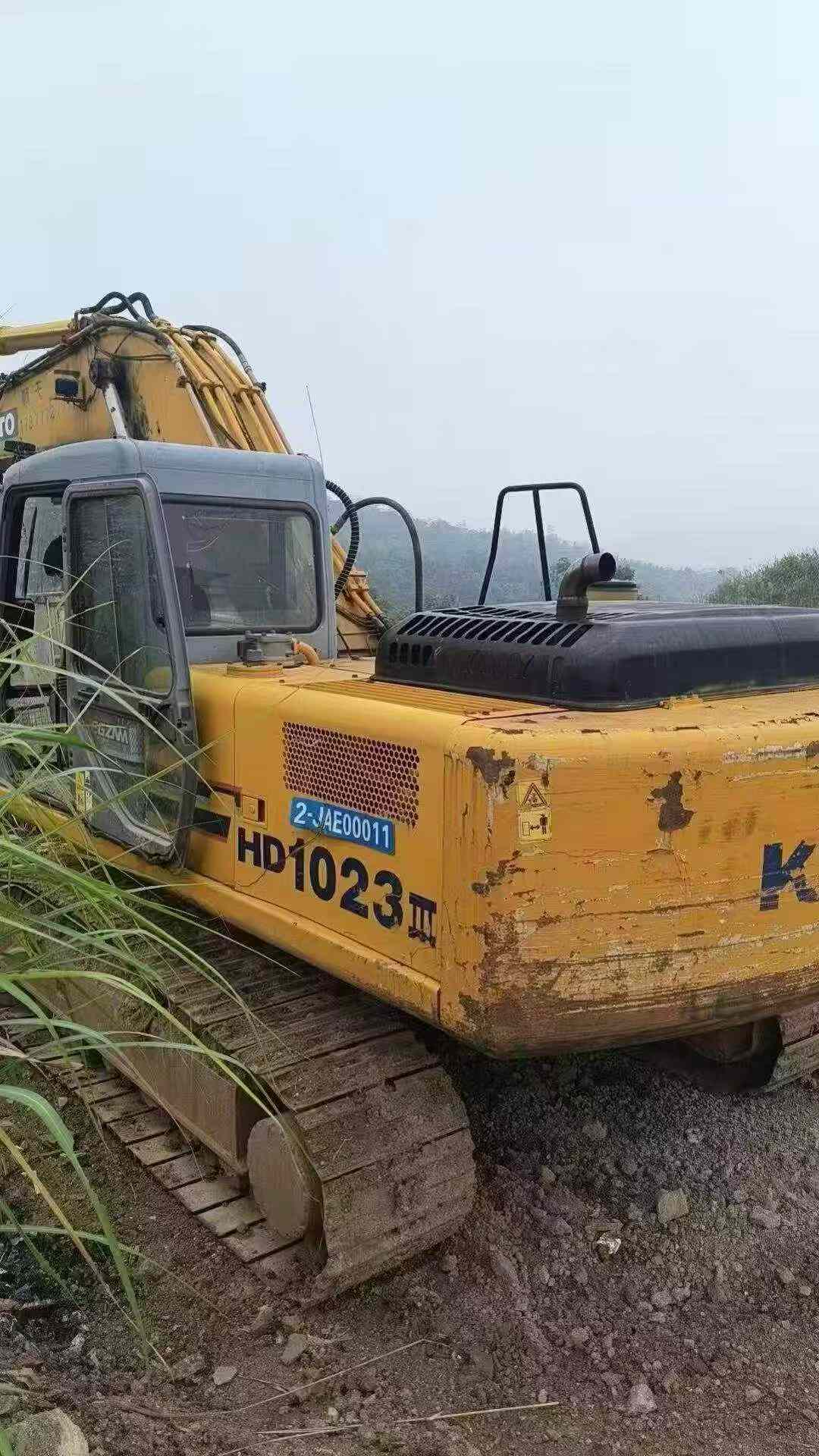Buy Kato HD1023R Used Excavator / 2