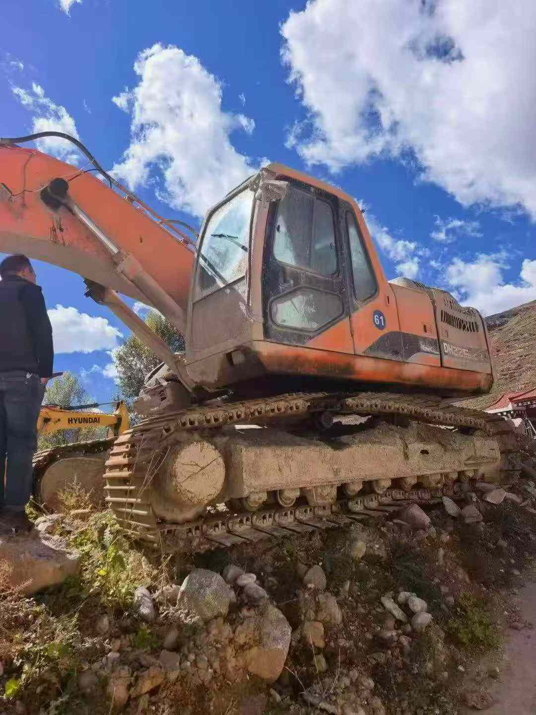 Buy Doosan DH225-9 Used Excavator / 3
