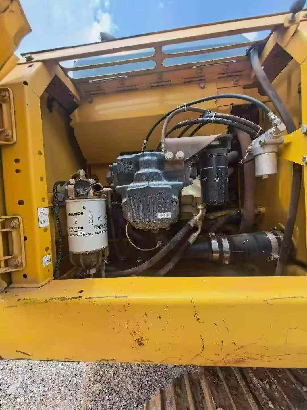 Buy Komatsu PC200 Used Excavator / 4