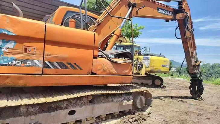 Buy Doosan DX15 Used Excavator / 1