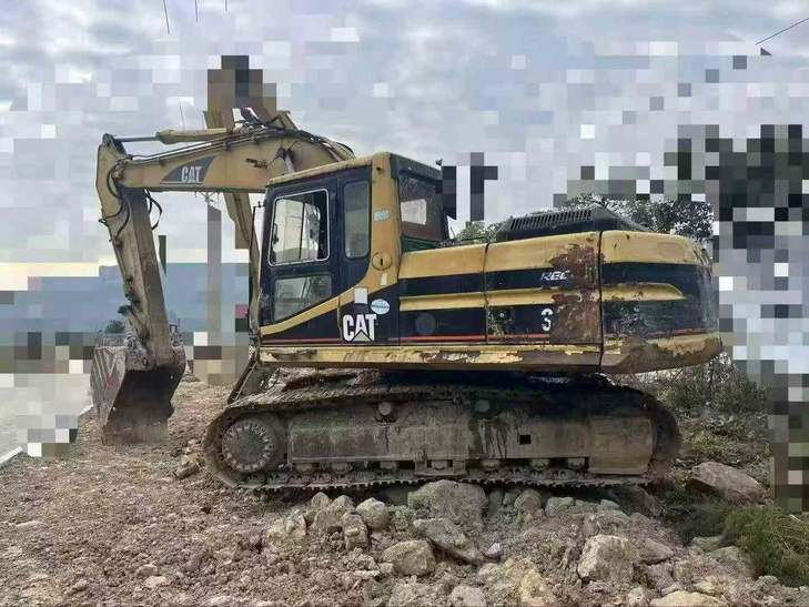 Buy Caterpillar 320V2 Used Excavator / 1