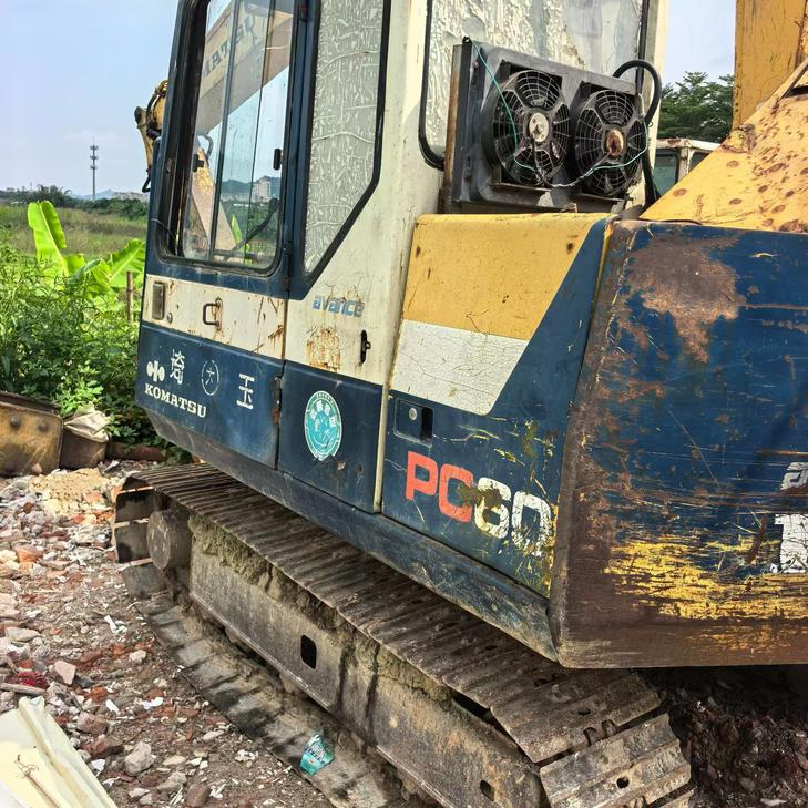 Buy Komatsu PC60-6 Used Excavator / 1