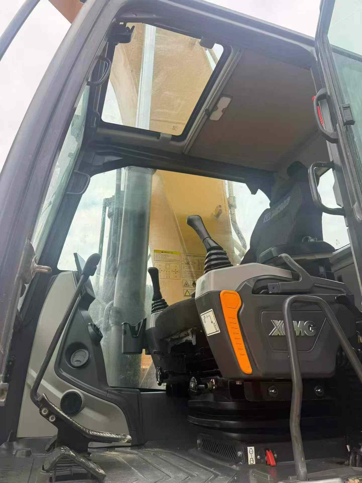 Buy XCMG XE380GK Used Excavator / 9