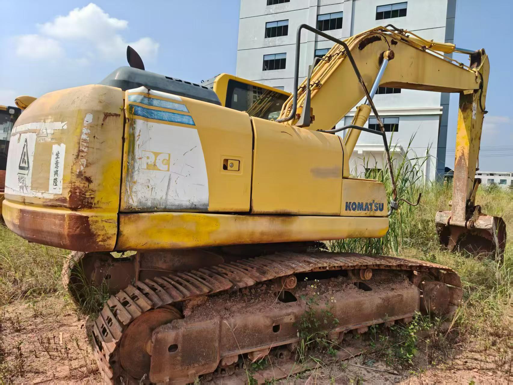 Buy Komatsu PC200 Used Excavator / 3