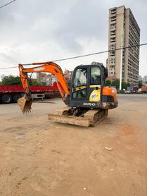 Buy Doosan DH60-7 Used Excavator / 3 Buy Doosan DH60-7 Used Excavator / 3
