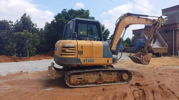 Buy XCMG XE60 Used Excavator / 1