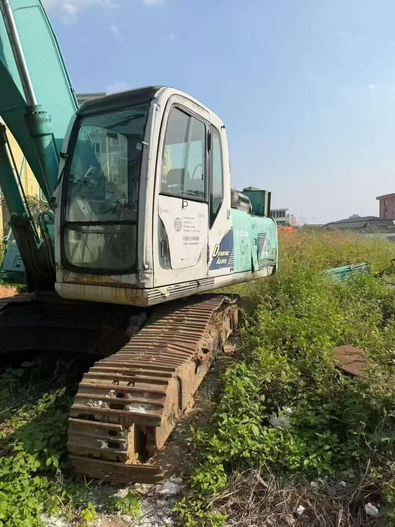 Buy Kobelco SK230-6 Used Excavator / 3
