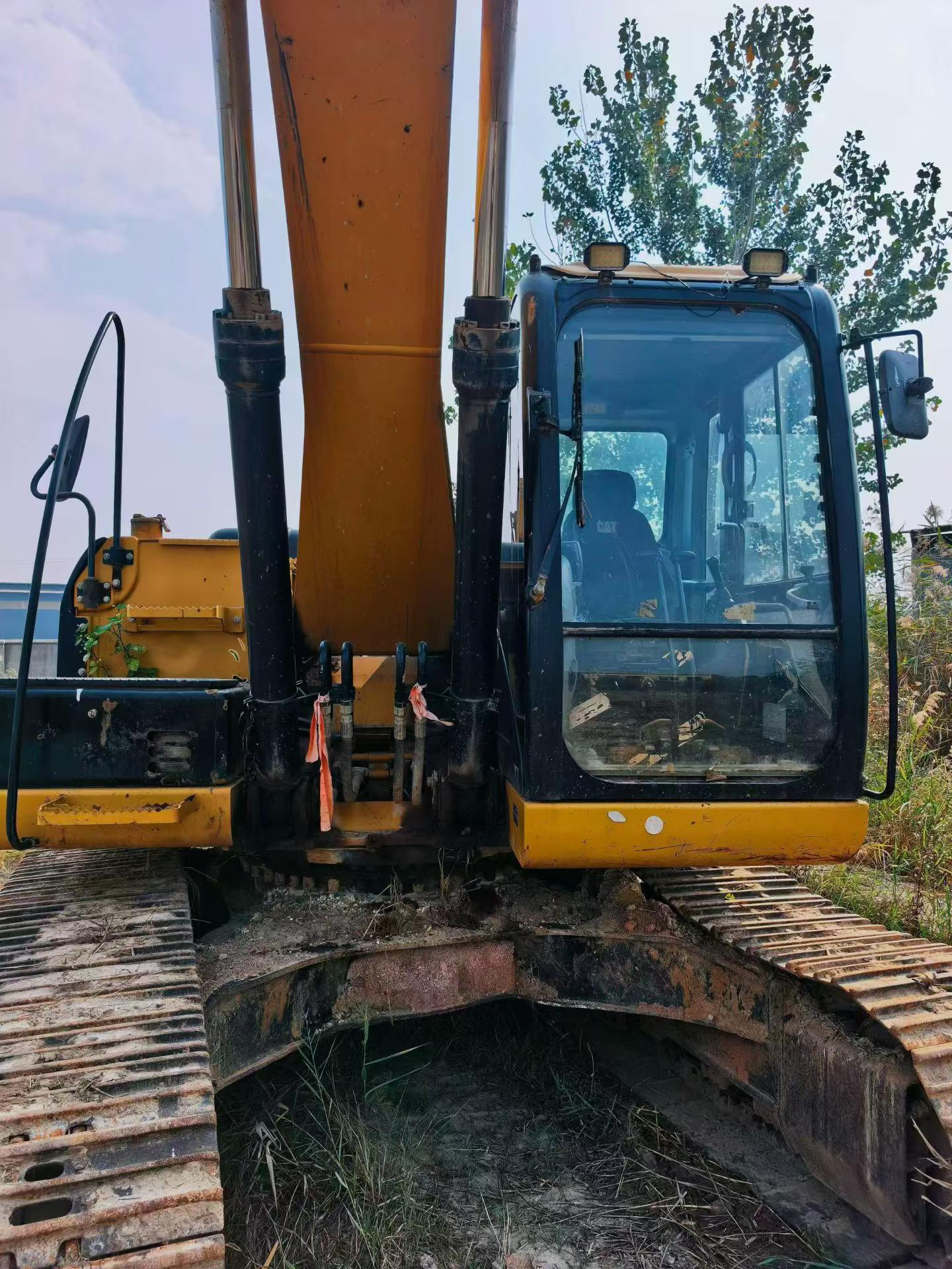 Buy Caterpillar 320D2GC Used Excavator / 8