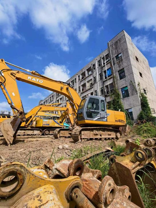 Buy Kato HD820V Used Excavator / 1