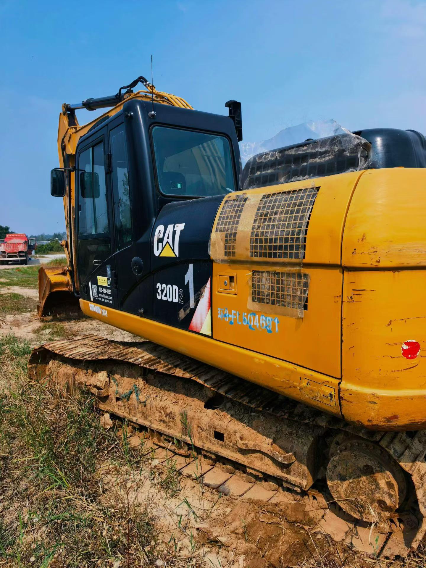 Buy Caterpillar 320D2GC Used Excavator / 2