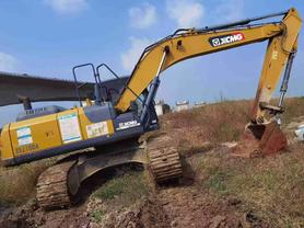 Buy XCMG XE215 Used Excavator / 2 Buy XCMG XE215 Used Excavator / 2