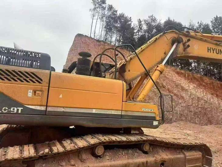 Buy Hyundai R385LC-9 Used Excavator / 1