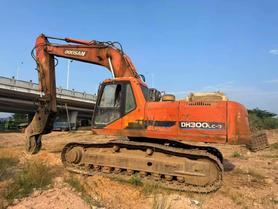 Buy Doosan DH300-7 Used Excavator / 3 Buy Doosan DH300-7 Used Excavator / 3