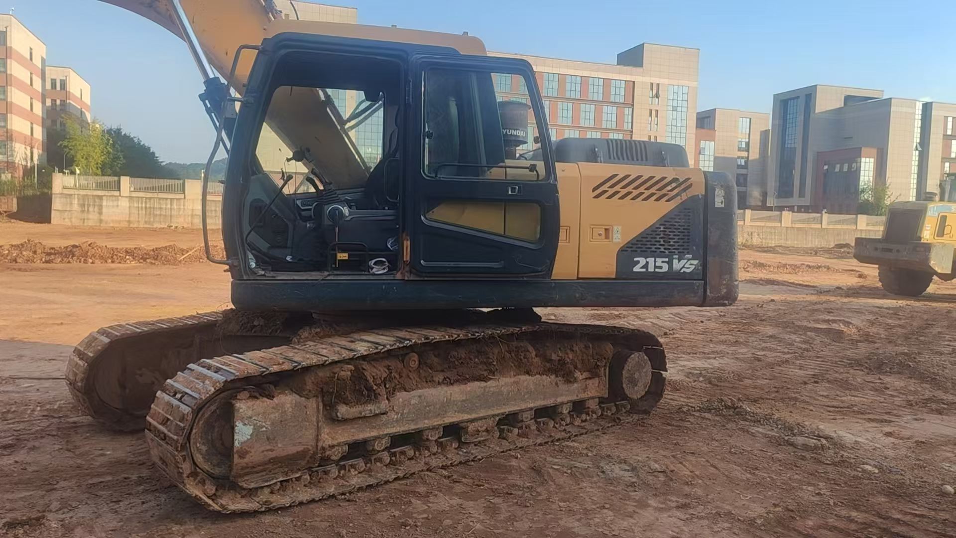 Buy Hyundai R215-7 Used Excavator / 4