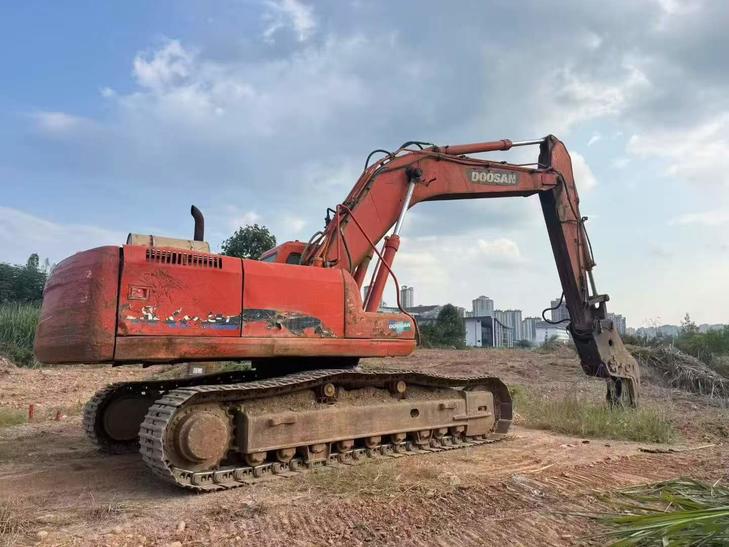 Buy Doosan DH300-7 Used Excavator / 1