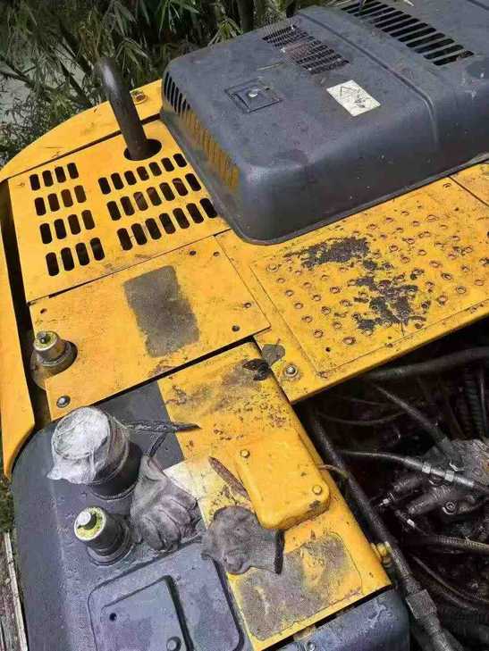 Buy XCMG XE135B Used Excavator / 1