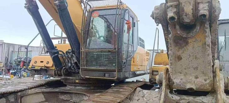 Buy Hyundai R485LVS Used Excavator / 1