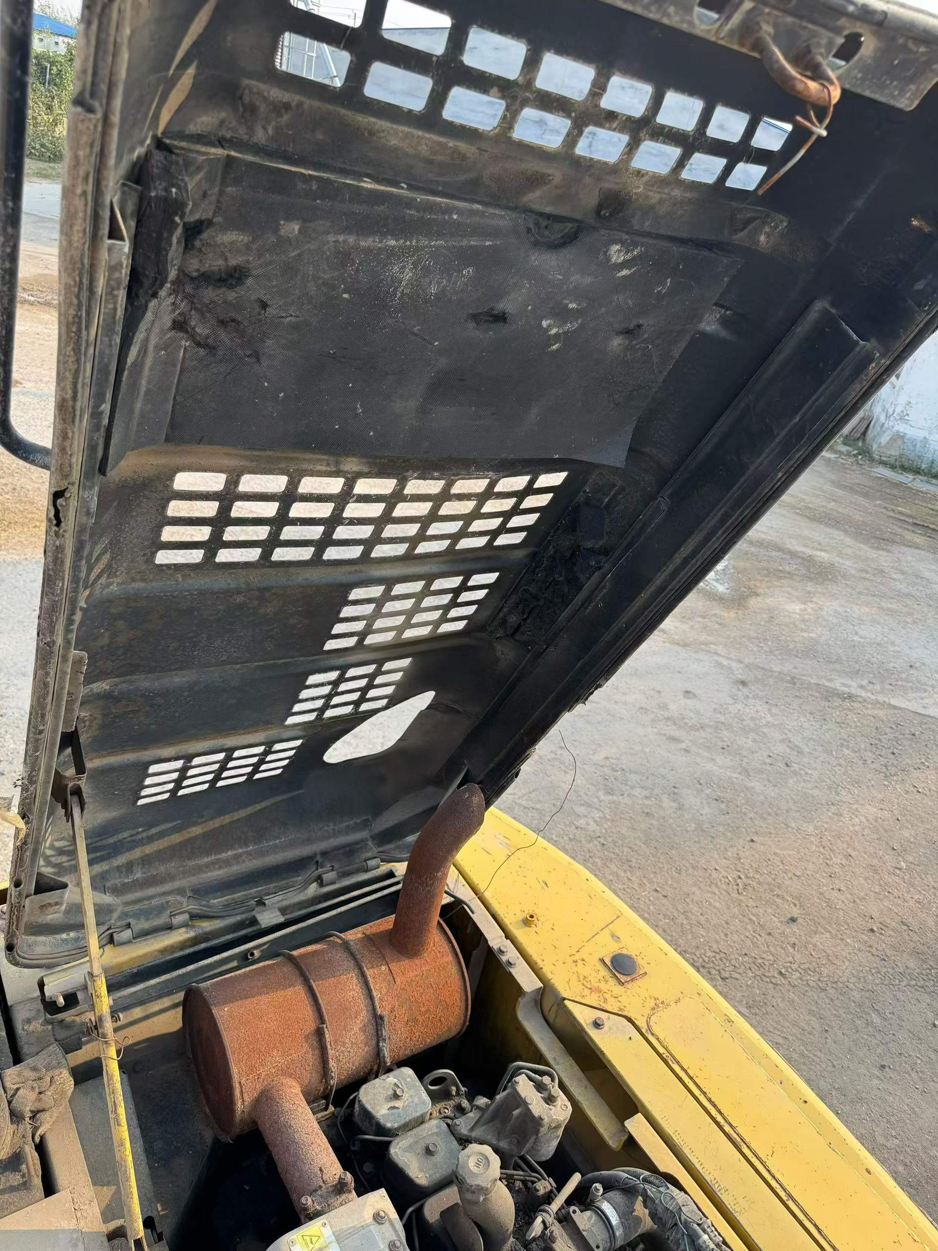 Buy Komatsu PC200-7 Used Excavator / 5
