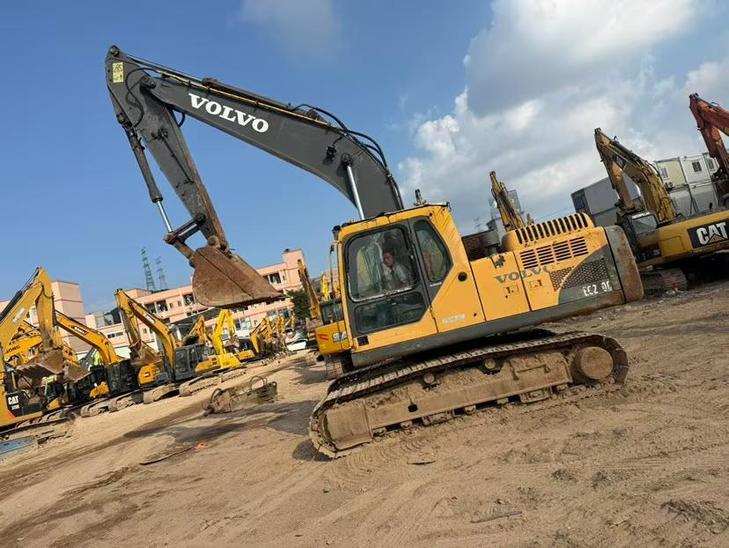 Buy Volvo EC210B Used Excavator / 1