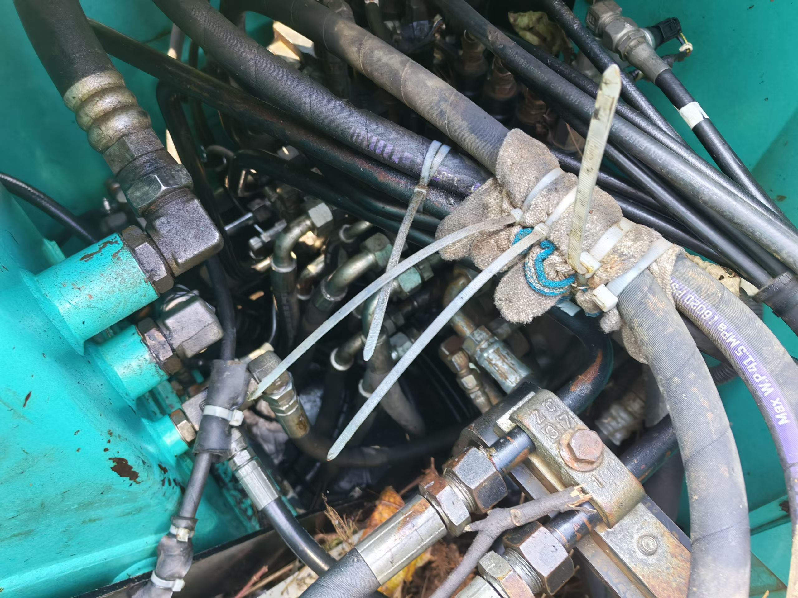 Buy Kobelco SK75 Used Excavator / 9