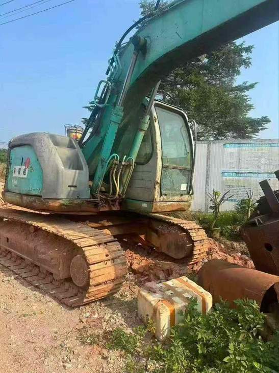 Buy Kobelco SK135 Used Excavator / 1
