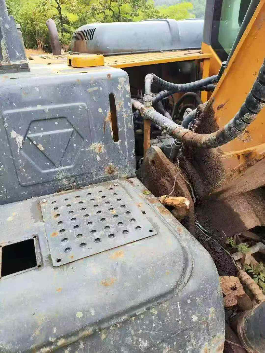 Buy XCMG XE135B Used Excavator / 5