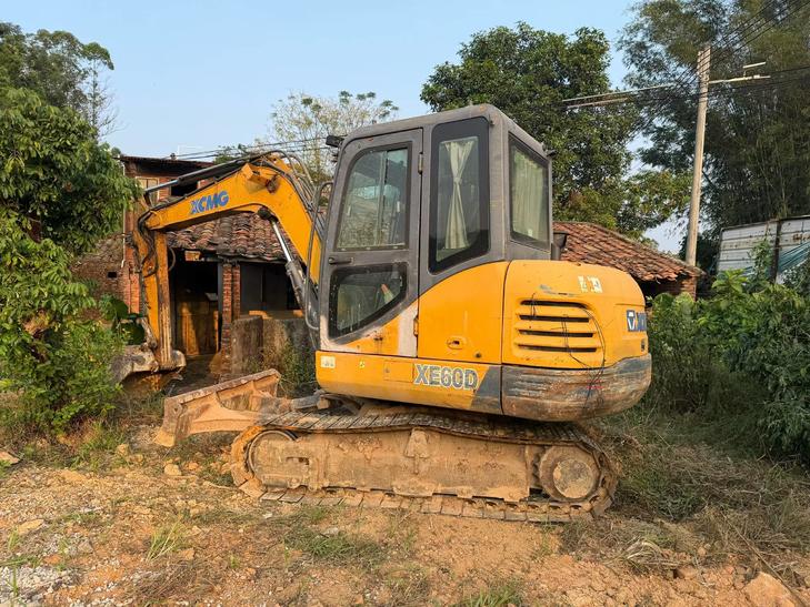 Buy XCMG XE60 Used Excavator / 1