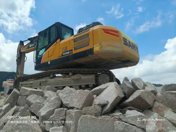 Buy Sany SY245H Used Excavator / 1