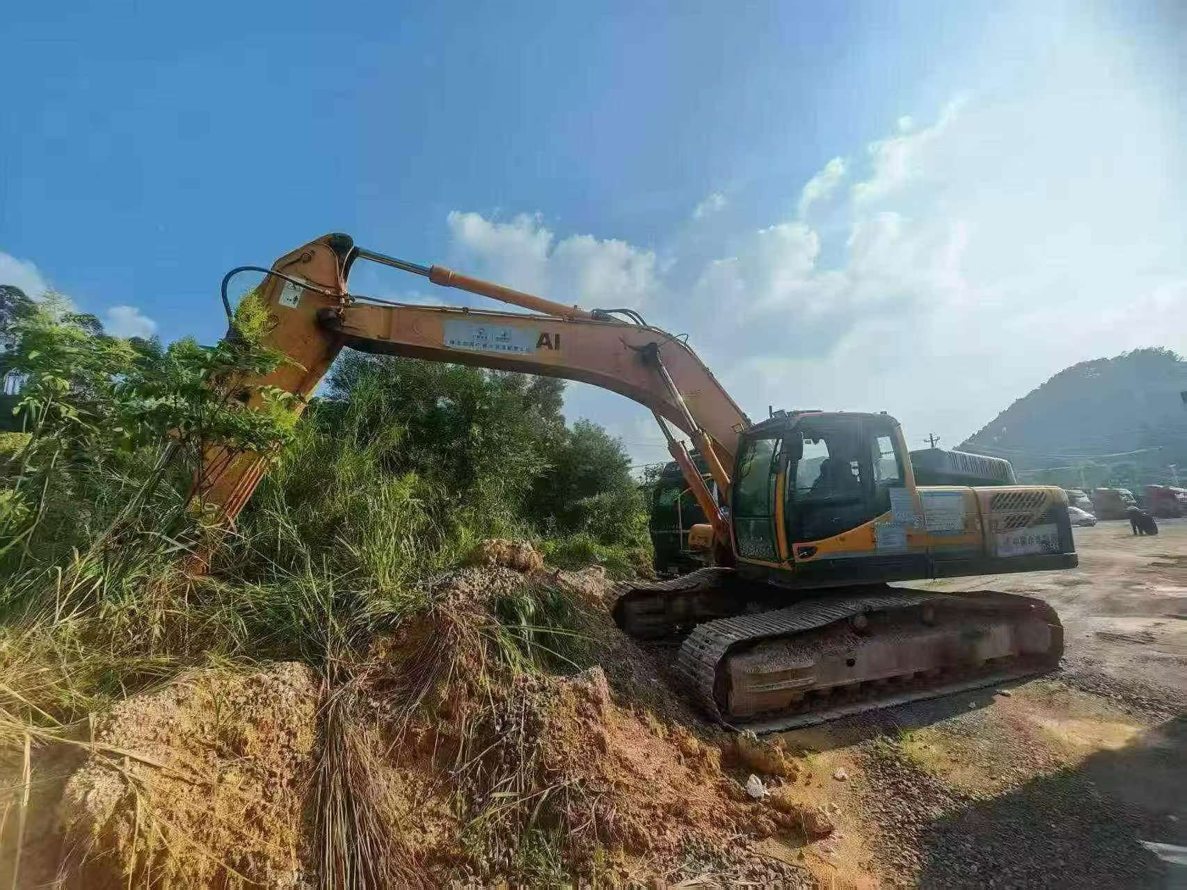 Buy Hyundai R305LC-7 Used Excavator / 5