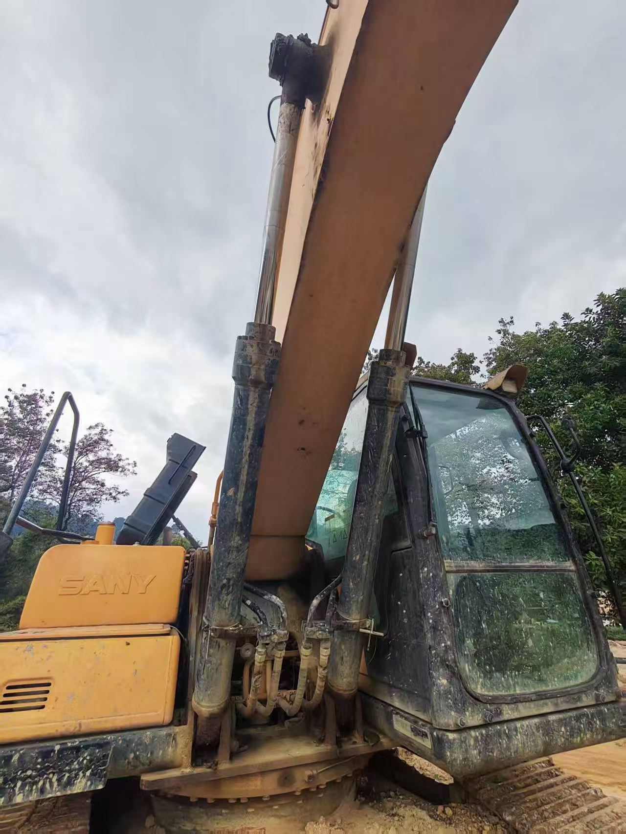 Buy Sany SY200C Used Excavator / 7