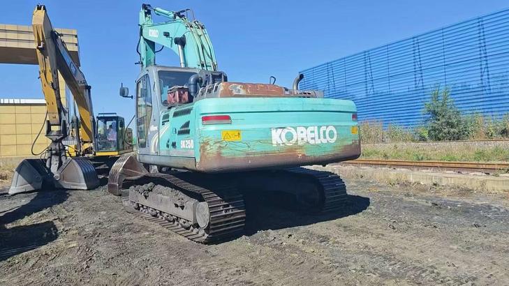 Buy Kobelco SK250 Used Excavator / 1