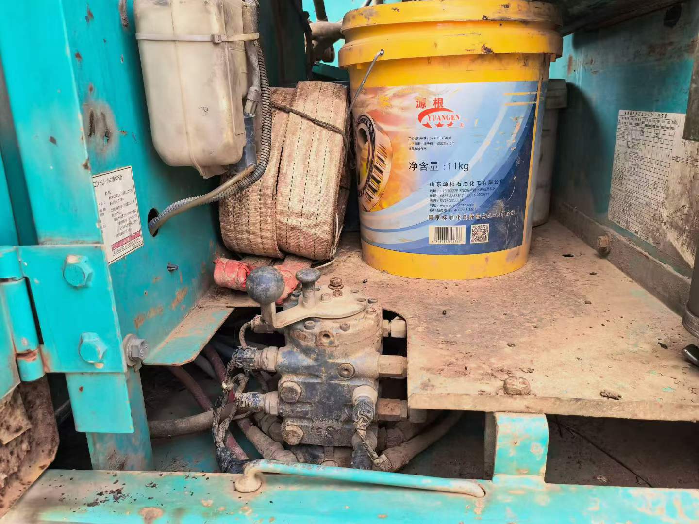Buy Kobelco SK200 Used Excavator / 6