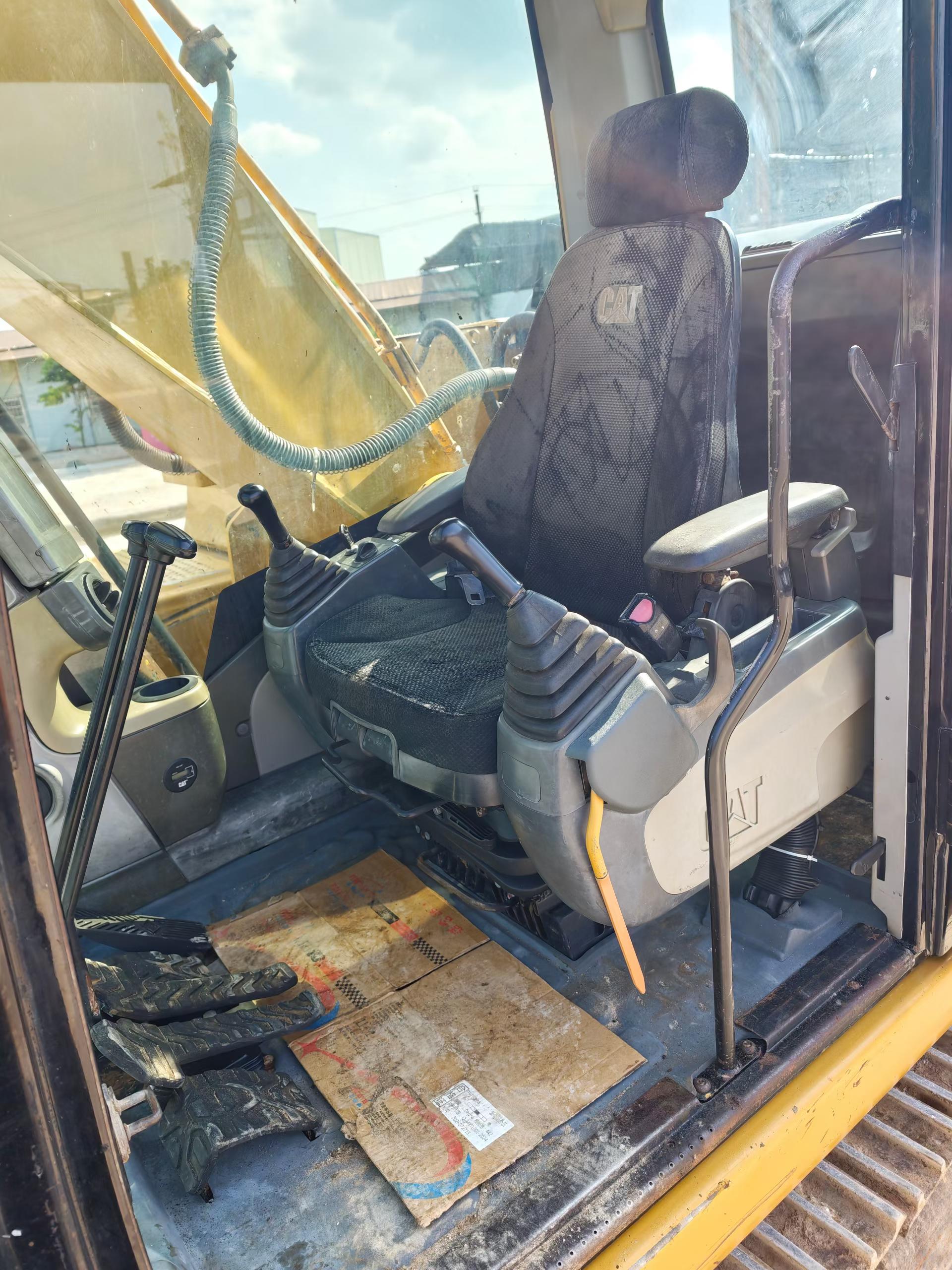 Buy Caterpillar 320D Used Excavator / 8
