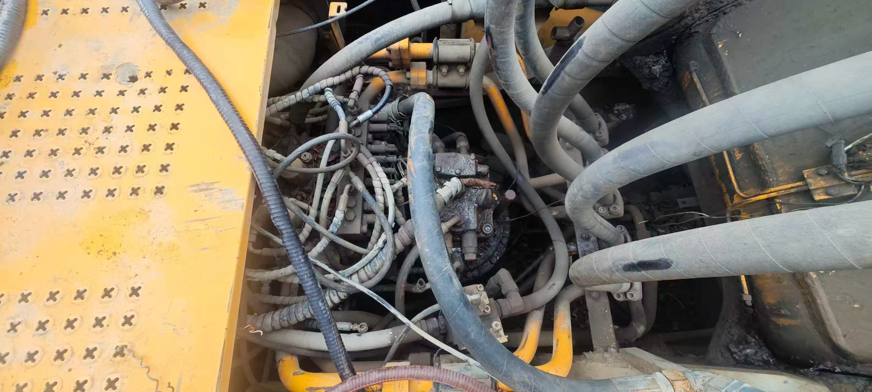 شراء حفارة Sany SY385C مستعملة / 4