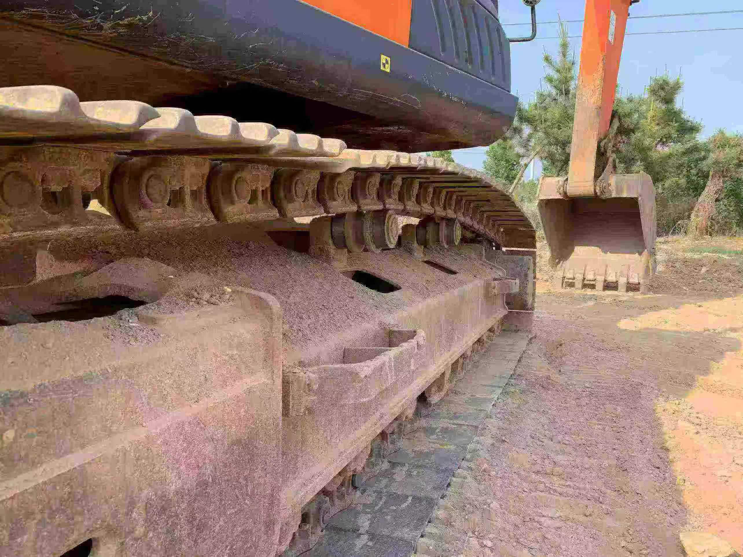 Buy Hitachi EX200-5 Used Excavator / 4