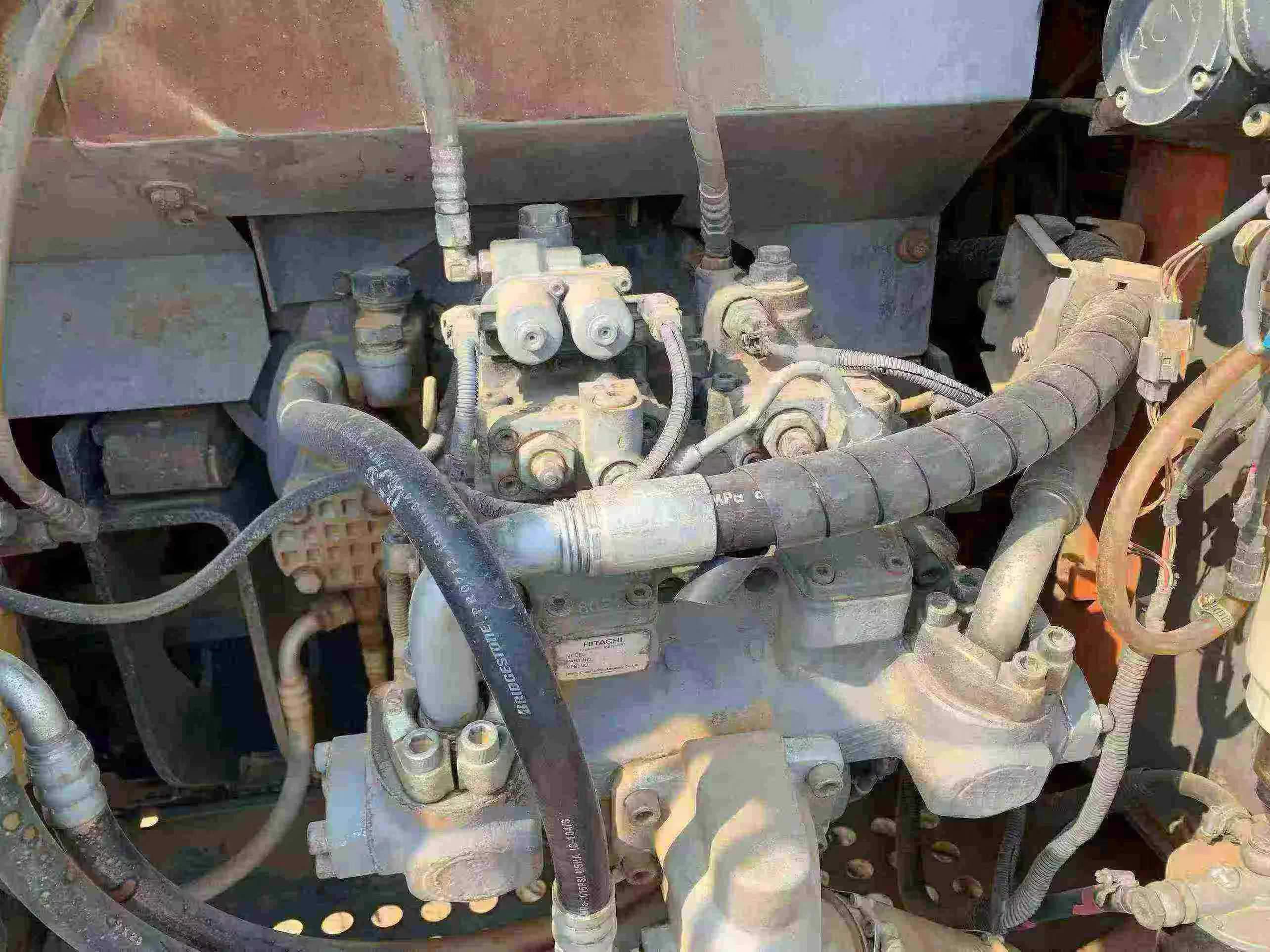 Buy Hitachi EX200-5 Used Excavator / 9