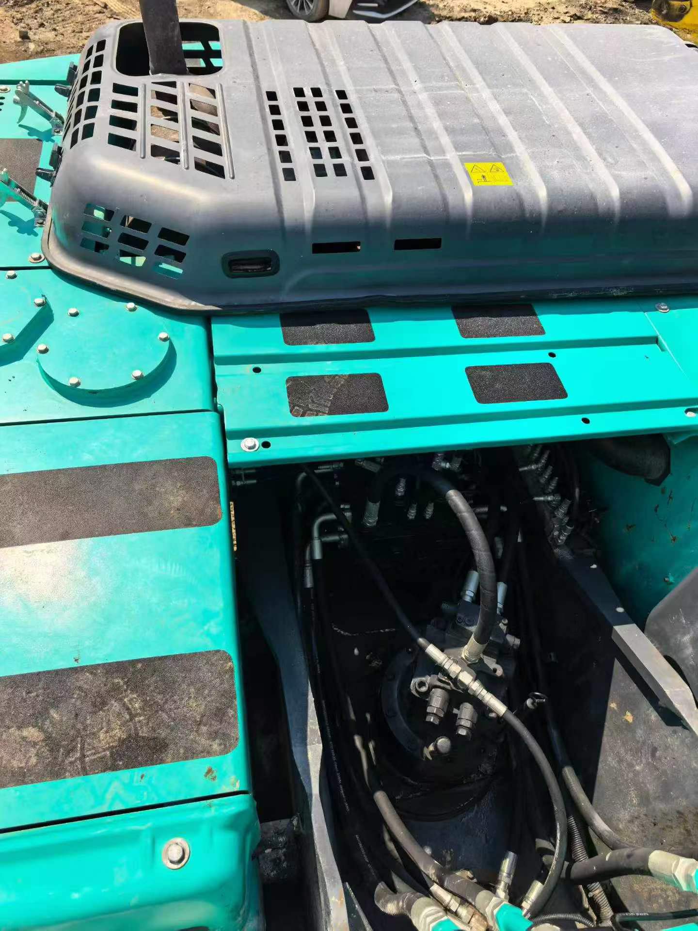 Buy Kobelco SK200 Used Excavator / 2