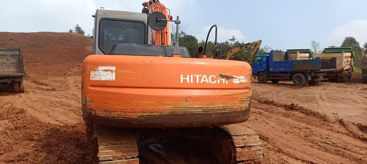 Buy Hitachi EX120-6 Used Excavator / 1