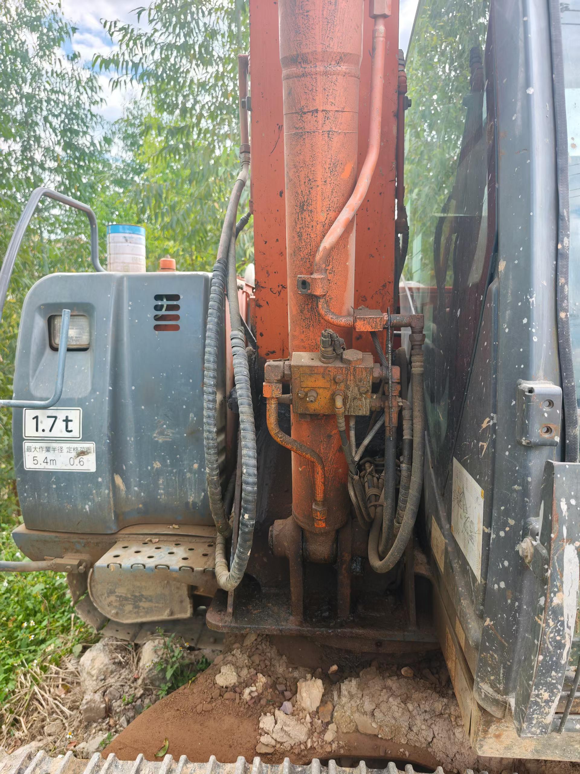 Compre Escavadeira Hitachi EX70 Usada / 8