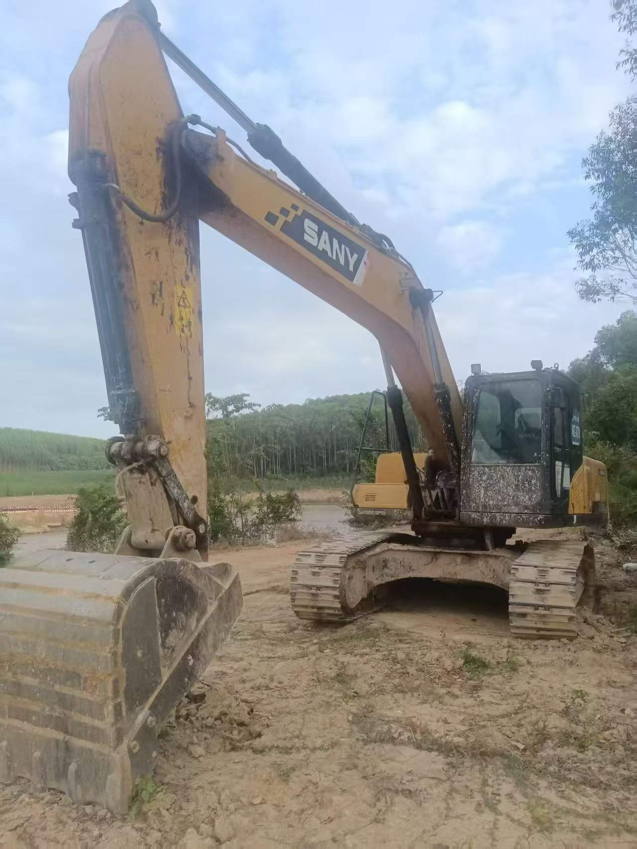 Buy Sany SY215C Used Excavator / 7 Buy Sany SY215C Used Excavator / 7