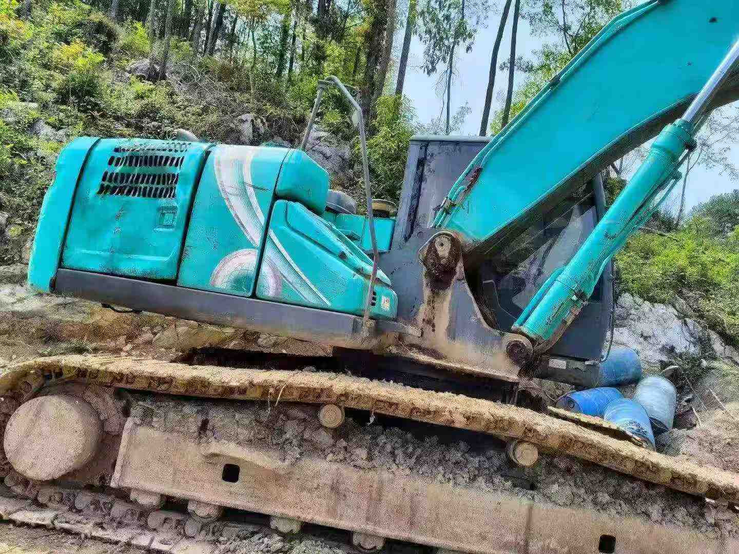 Buy Kobelco SK210-6 Used Excavator / 3