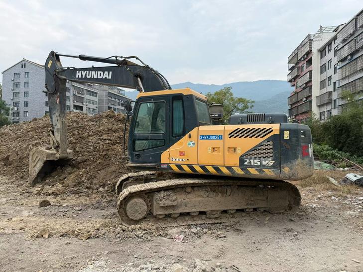 Buy Hyundai R215VS Used Excavator / 1