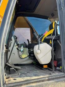 Buy Kobelco SK200-10 Used Excavator / 2 Buy Kobelco SK200-10 Used Excavator / 2