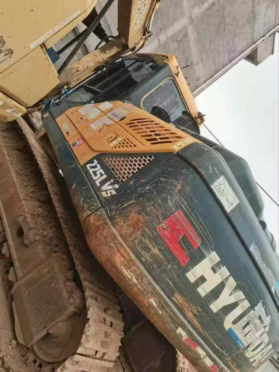 Buy Hyundai R225-7 Used Excavator / 4