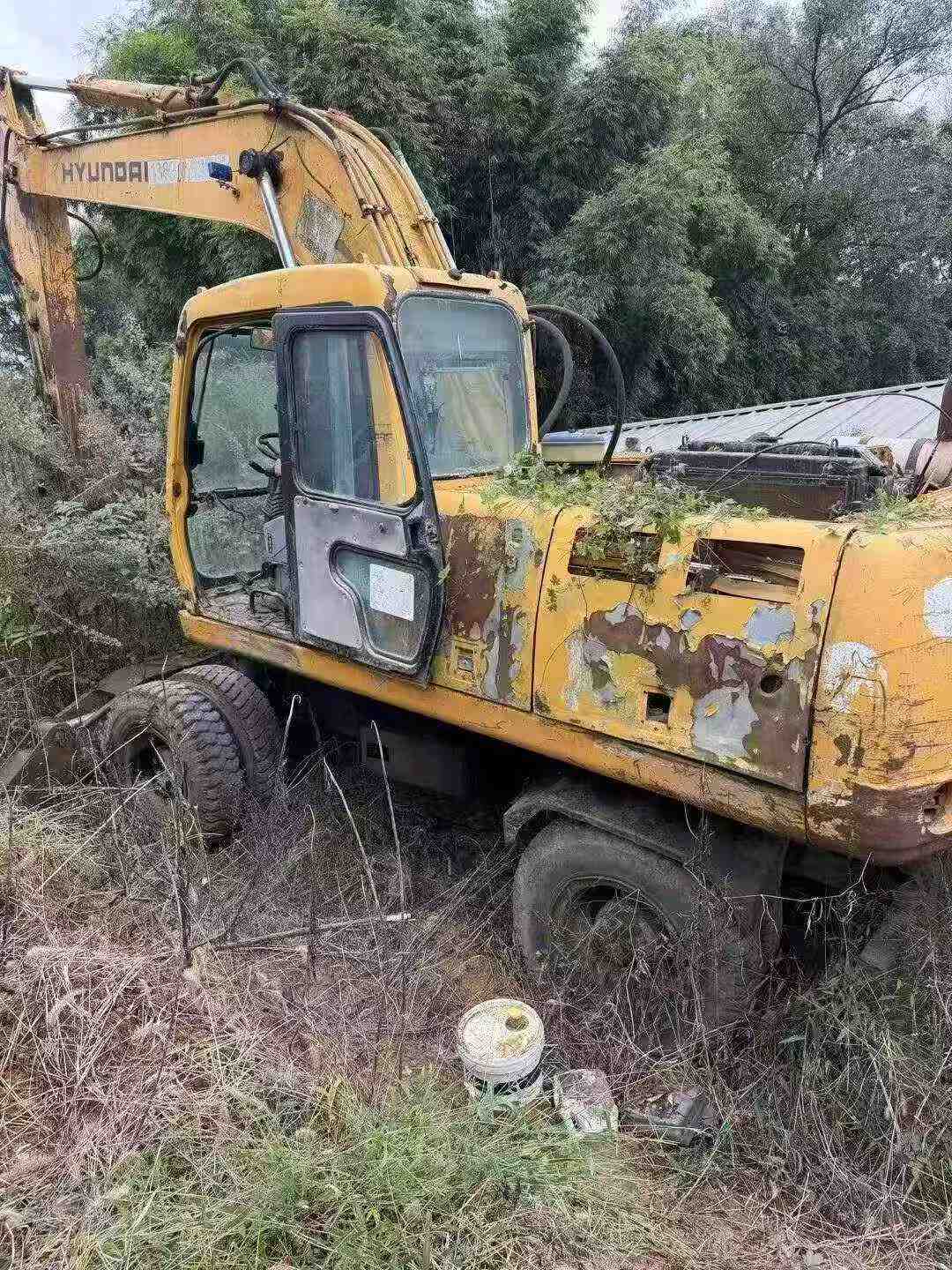 Buy Hyundai R210W Used Excavator / 4