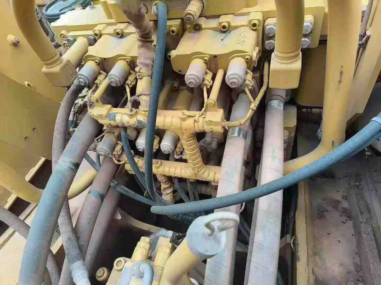 Compre Excavadora Caterpillar 390DL Usada / 2