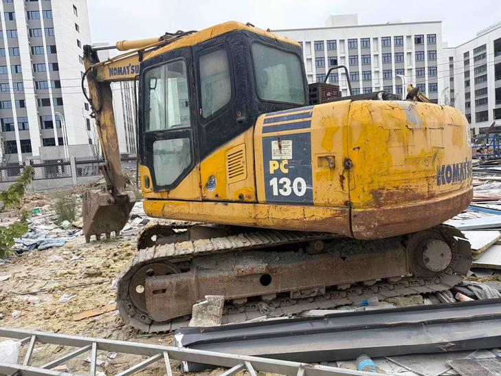Buy Komatsu PC130-7 Used Excavator / 1